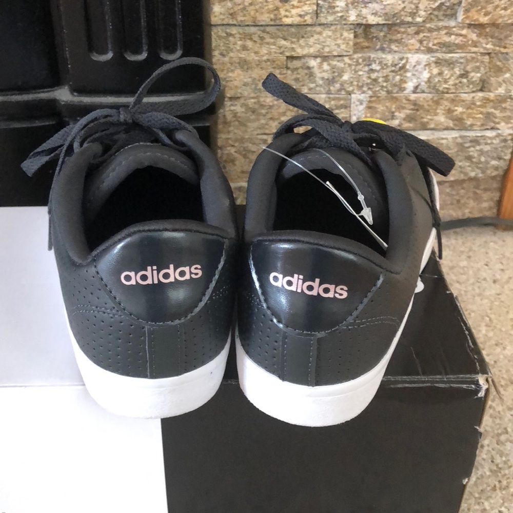 💥NWB ADIDAS DAILY QT QUEEN SIZE 5.5 (36 2/3) 💥 - Picture 6 of 8